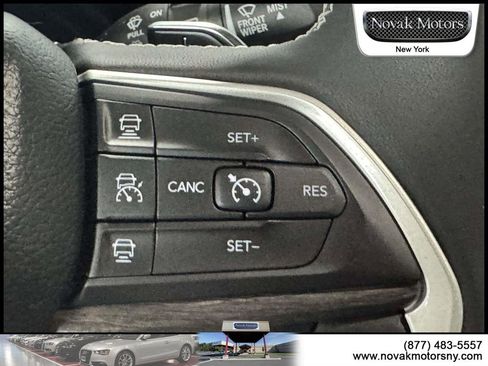 Used 2023 Jeep Grand Cherokee L Limited AWD/4WD image 17