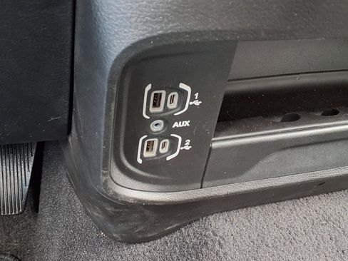 Used 2024 RAM 2500 Big Horn AWD/4WD image 24