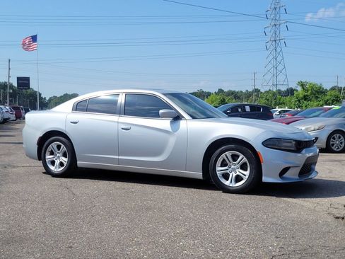 Used 2020 Dodge Charger SXT w/ Leather Interior Group RWD image 14