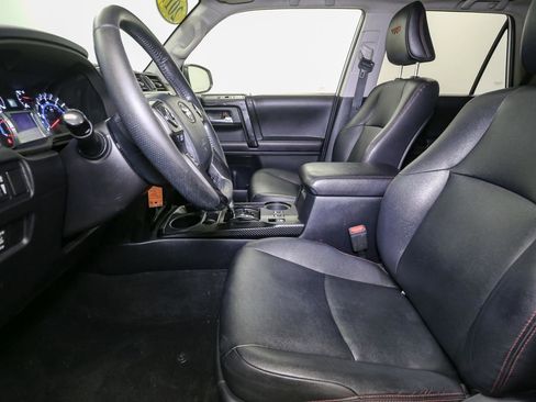 Used 2017 Toyota 4Runner TRD Off-Road Premium image 38