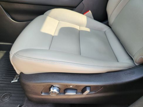 Used 2020 Cadillac XT4 Premium Luxury FWD image 21