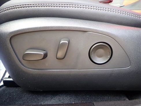 New 2025 Chevrolet Equinox EV RS image 13