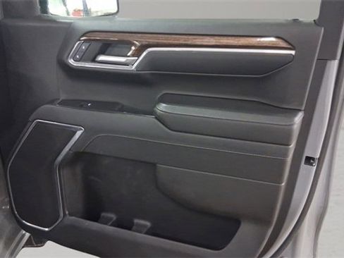 Used 2024 GMC Sierra 1500 SLE image 18