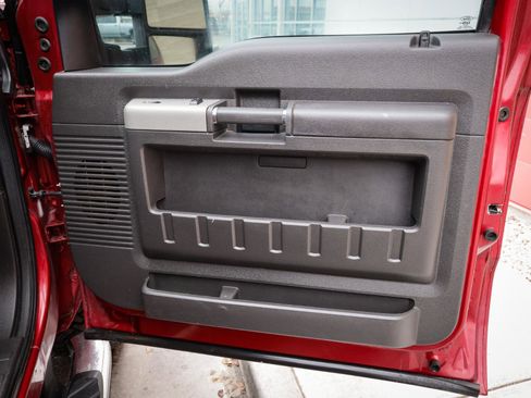 Used 2014 Ford F350 Lariat w/ Lariat Chrome Package image 25