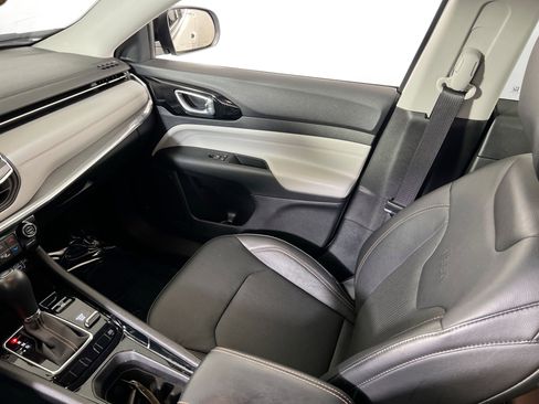 Used 2022 Jeep Compass Limited image 22