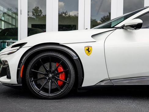 Used 2025 Ferrari Purosangue AWD/4WD image 7
