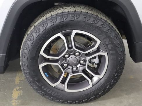 Used 2022 Jeep Grand Cherokee Trailhawk w/ Advanced Protech Group II AWD/4WD image 34