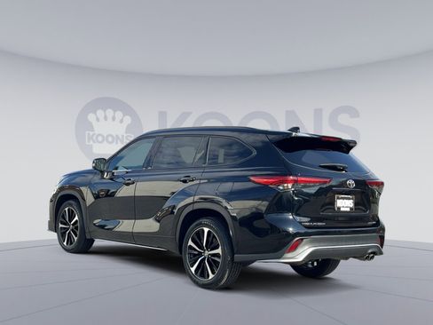 Used 2021 Toyota Highlander XSE image 4