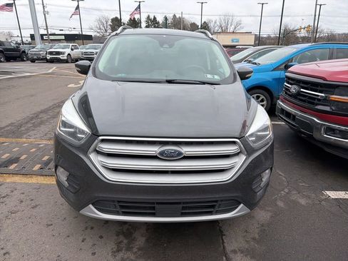 Used 2019 Ford Escape Titanium image 2