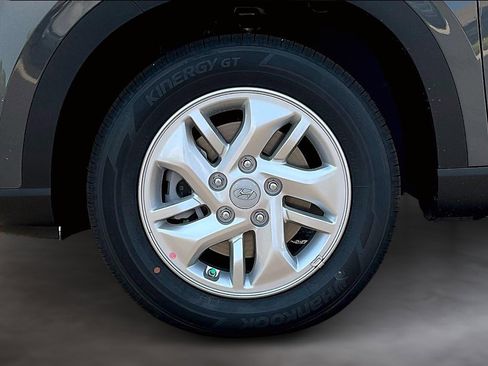 New 2025 Hyundai Venue SE image 12