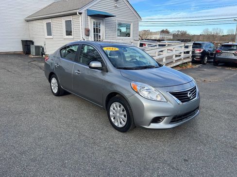 Used 2012 Nissan Versa SV w/ Convenience Pkg image 4