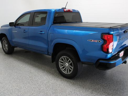 Used 2023 Chevrolet Colorado LT AWD/4WD image 9
