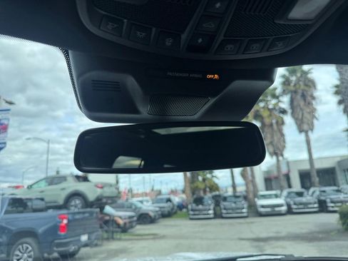 Used 2024 Ford Expedition Limited image 25