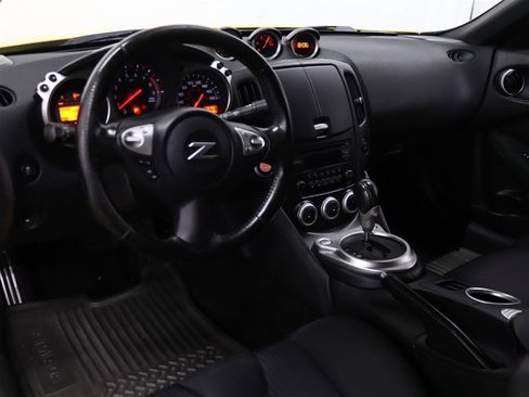 Used 2017 Nissan 370Z Coupe image 10