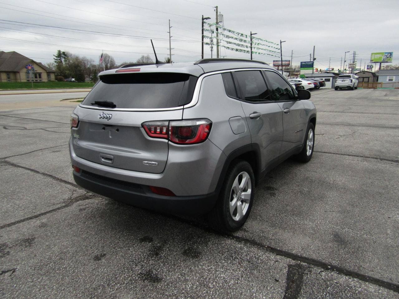 Used 2018 Jeep Compass Latitude w/ Popular Equipment Group FWD image 8