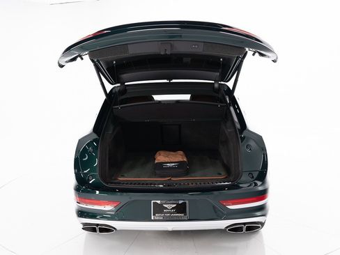 Certified 2025 Bentley Bentayga Extended Wheelbase image 46