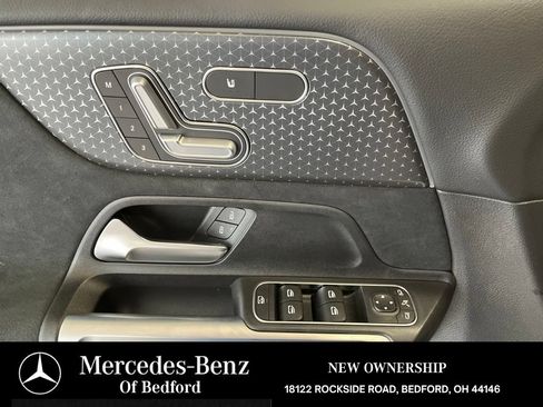 Used 2026 Mercedes-Benz GLB 250 4MATIC image 12