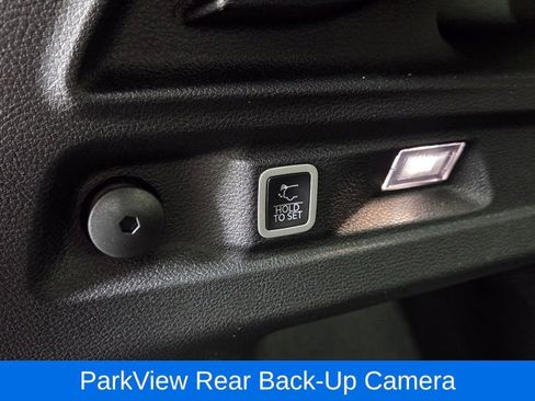 Used 2023 Jeep Grand Cherokee L Limited w/ Luxury Tech Group II image 13