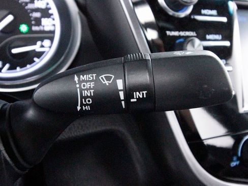 Used 2018 Toyota Camry LE image 19