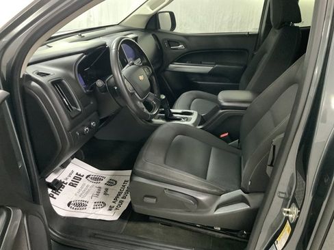 Used 2017 Chevrolet Colorado LT AWD/4WD image 16