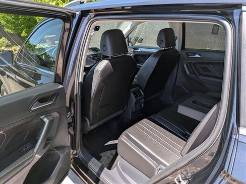 Used 2023 Volkswagen Tiguan SE AWD/4WD image 20