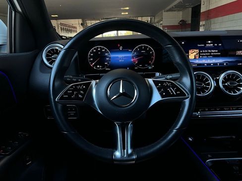 Used 2025 Mercedes-Benz GLA 250 image 37