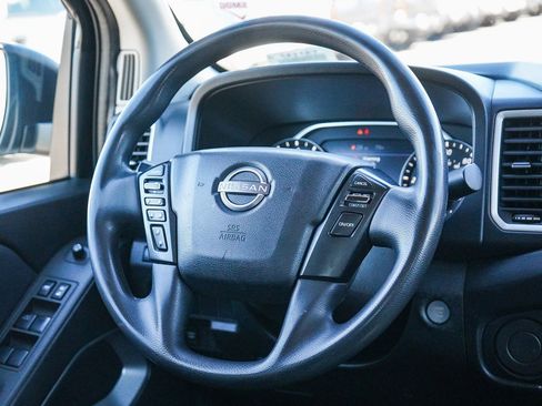 Used 2022 Nissan Frontier SV image 16