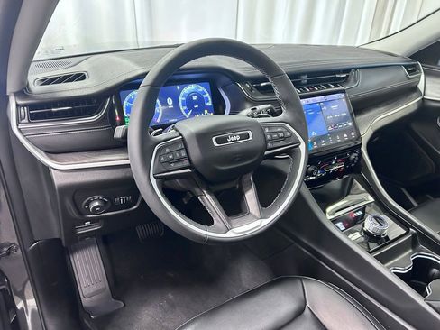 Used 2023 Jeep Grand Cherokee Limited w/ Trailer Tow Package image 2