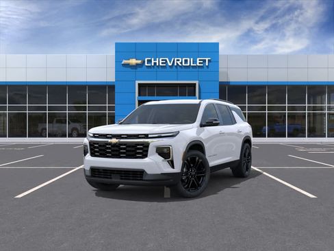 New 2026 Chevrolet Traverse LT w/ LPO, Floor Liner Package FWD image 8