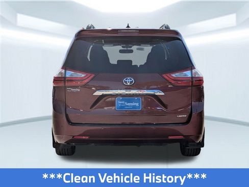 Used 2015 Toyota Sienna XLE image 5