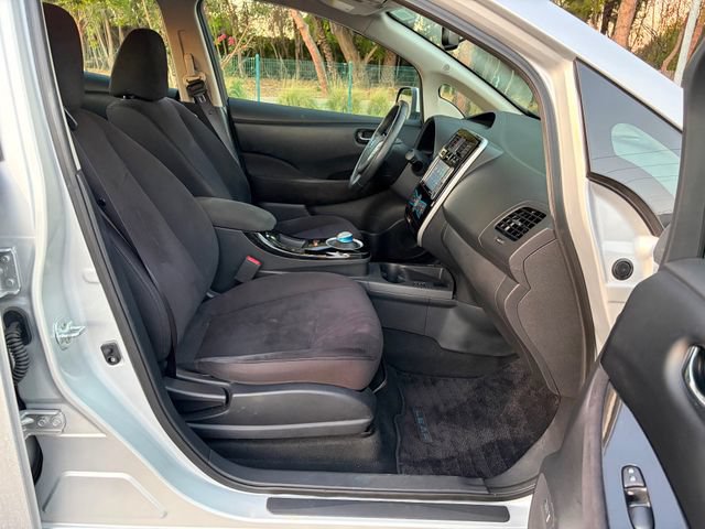 Used 2015 Nissan Leaf SV w/ Premium Package FWD image 24