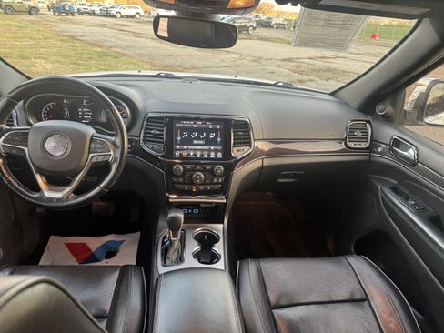 Used 2021 Jeep Grand Cherokee Overland AWD/4WD image 14