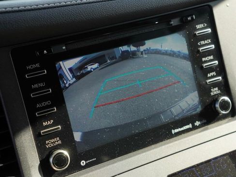 Used 2020 Toyota Sienna XLE image 18