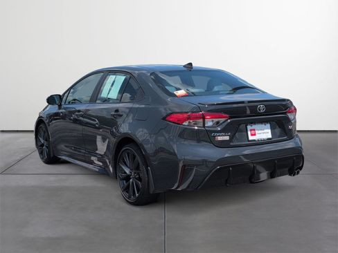 Certified 2025 Toyota Corolla SE FWD image 4
