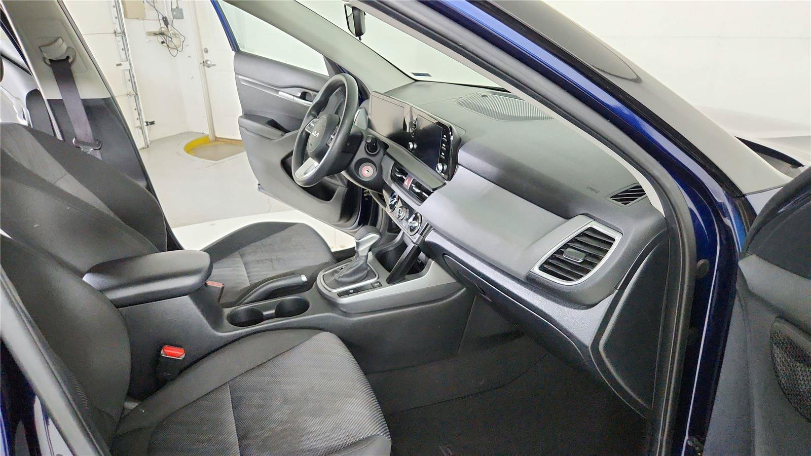 Used 2025 Kia Seltos LX AWD/4WD image 26