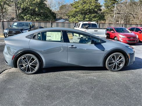 New 2026 Toyota Prius XLE image 18