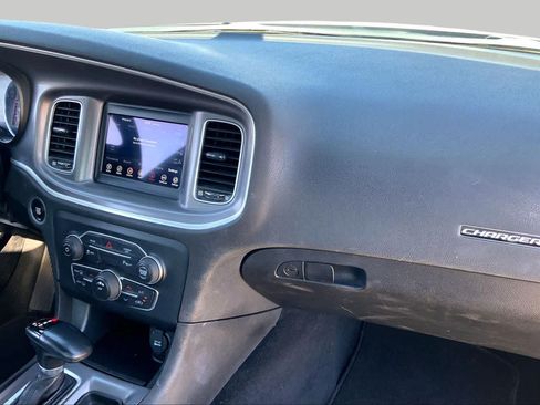 Used 2022 Dodge Charger SXT RWD image 15