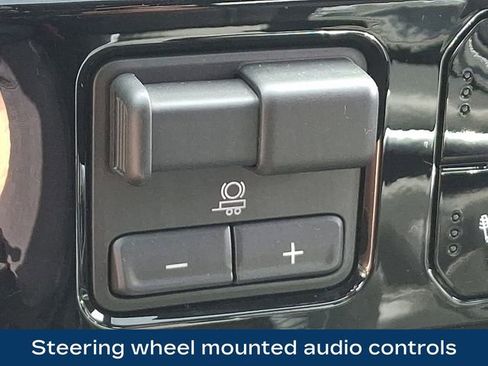 Used 2026 Chevrolet Silverado 1500 LT Trail Boss w/ Dark Appearance Package AWD/4WD image 18