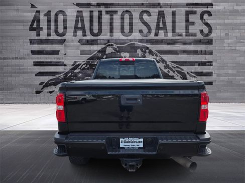 Used 2017 GMC Sierra 2500 Denali w/ Duramax Plus Package AWD/4WD image 4