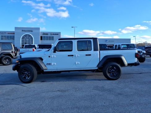 New 2026 Jeep Gladiator Sport AWD/4WD image 4
