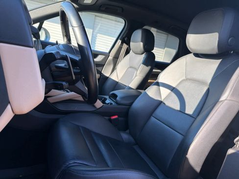 Certified 2024 Porsche Cayenne image 13