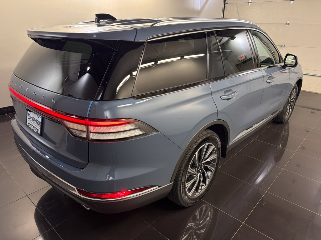 Used 2026 Lincoln Aviator AWD image 6
