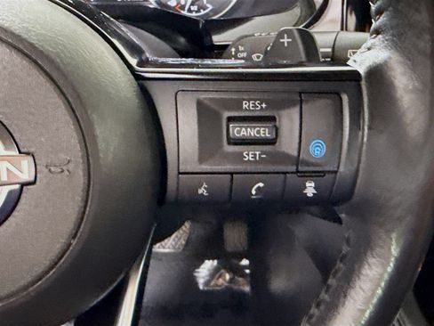 Used 2022 Nissan Pathfinder SV w/ SV Black Package FWD image 15