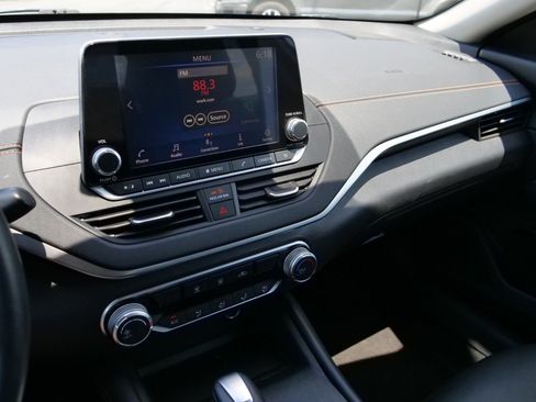 Used 2020 Nissan Altima 2.5 SR FWD image 8