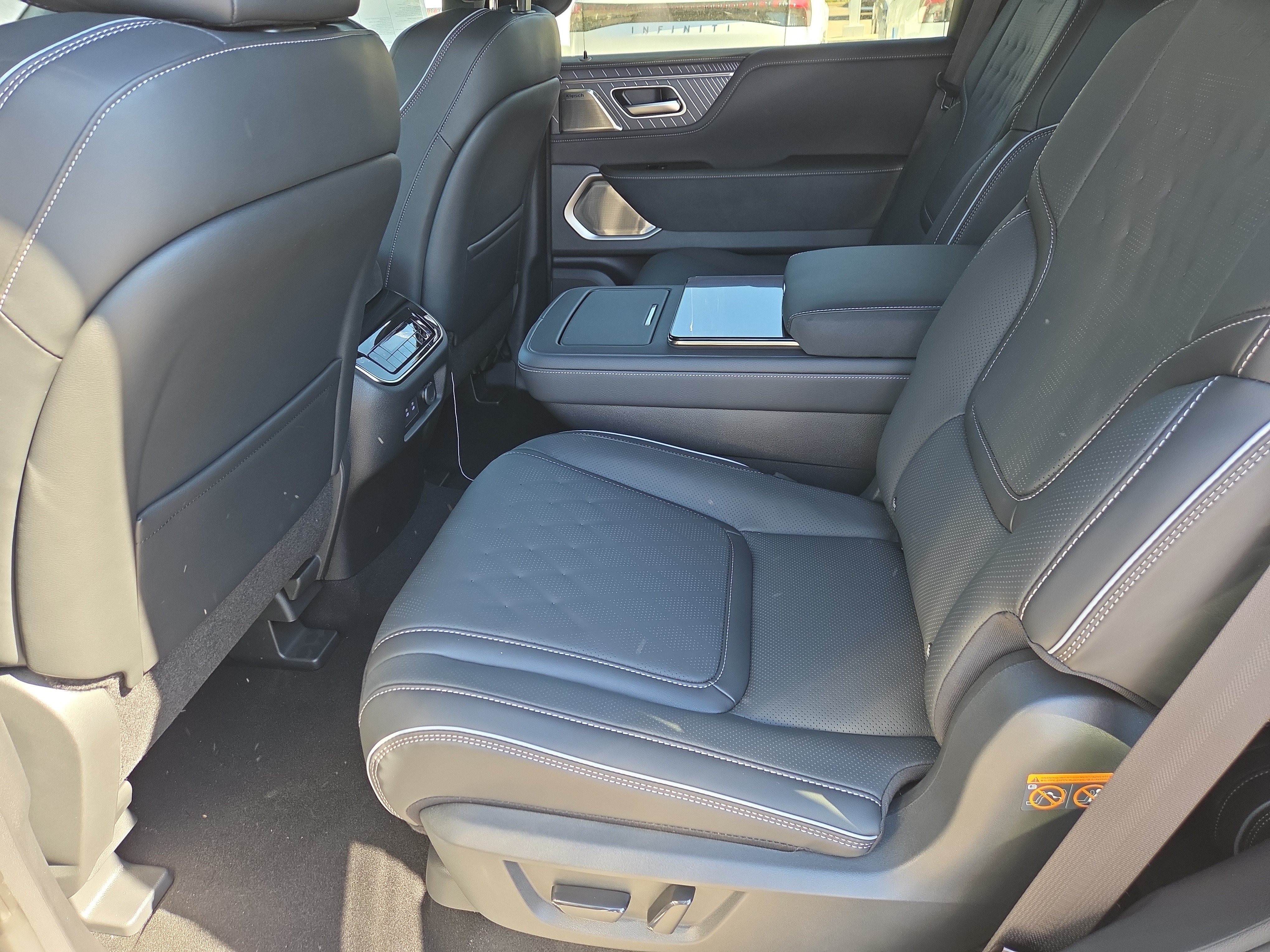 New 2027 INFINITI QX80 Autograph w/ Premium Cargo Package AWD/4WD image 7