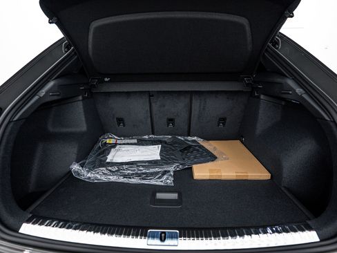 New 2025 Audi Q3 2.0T Premium image 16