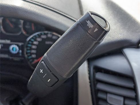 Used 2017 GMC Yukon SLT image 24