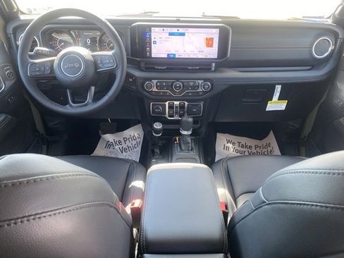 New 2025 Jeep Gladiator Sport image 33