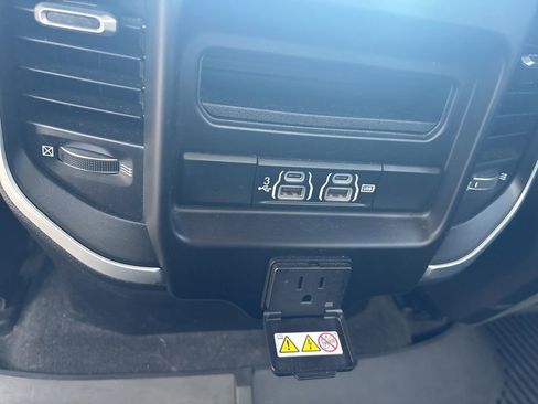 Used 2020 RAM 1500 Big Horn AWD/4WD image 19