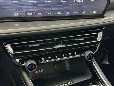 New 2026 Chevrolet Traverse LT w/ Driver Confidence Package AWD/4WD image 17